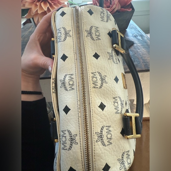 MCM Visetos White & Navy Boston handbag Vintage - Picture 11 of 11
